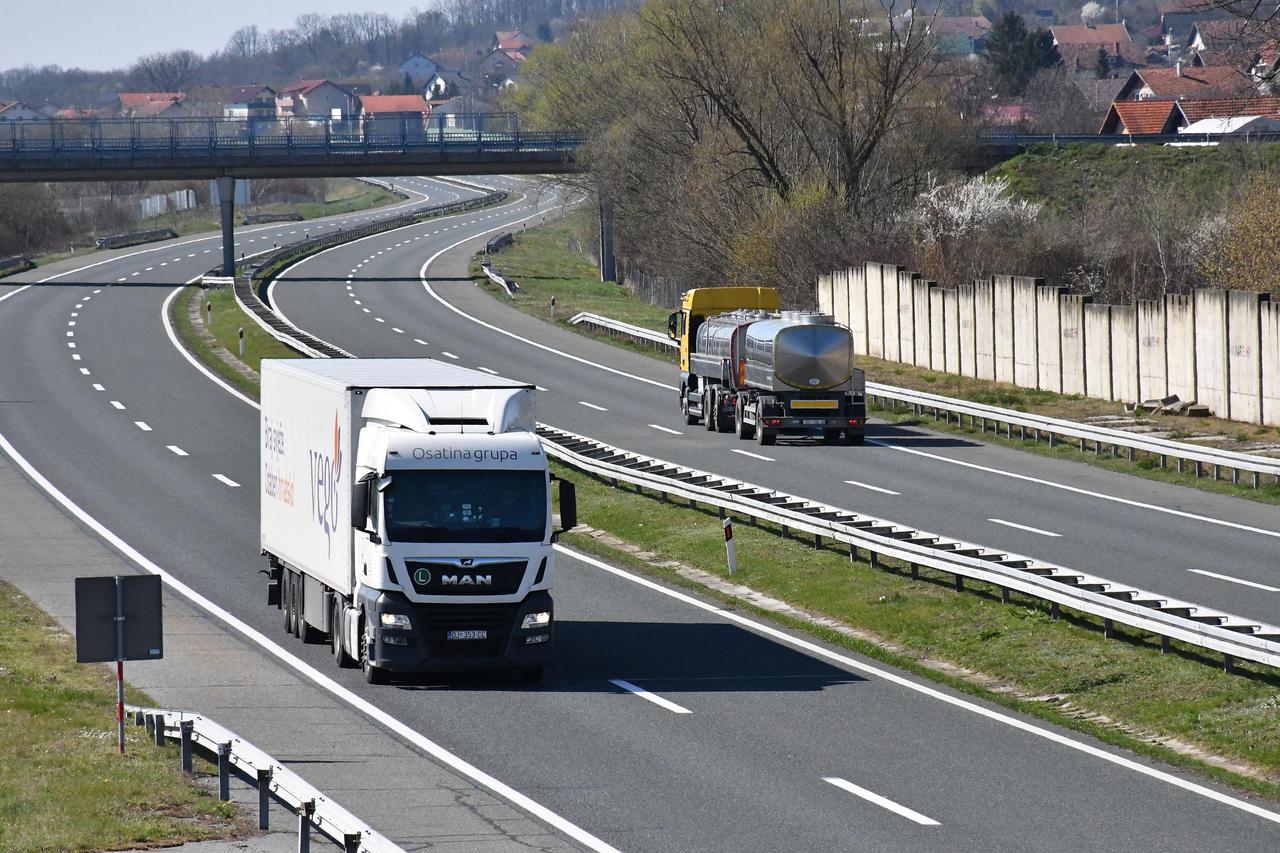 Pustom autocestom A3 kroz Slavoniju prometuju uglavnom kamioni