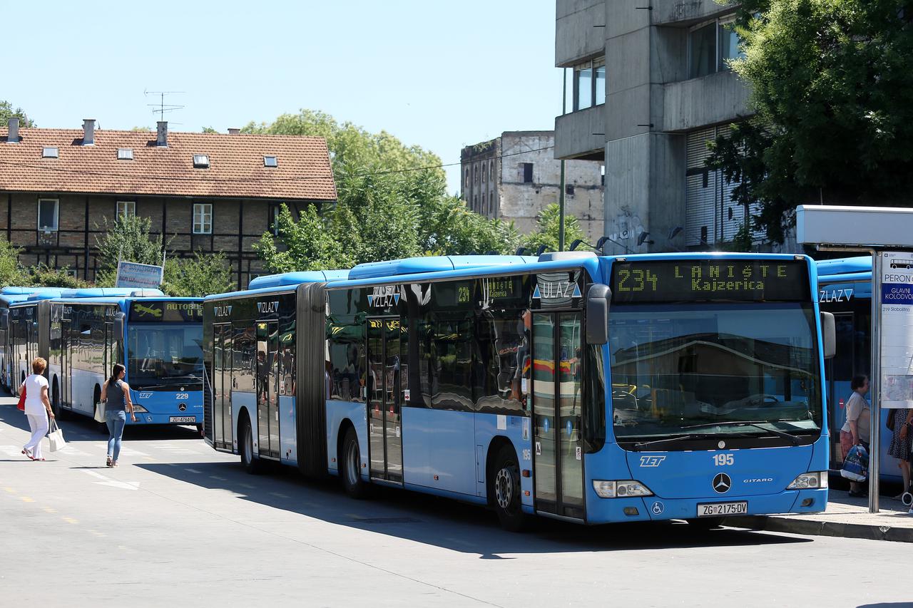 Autobusi ZET-a na Glavnom kolodvoru