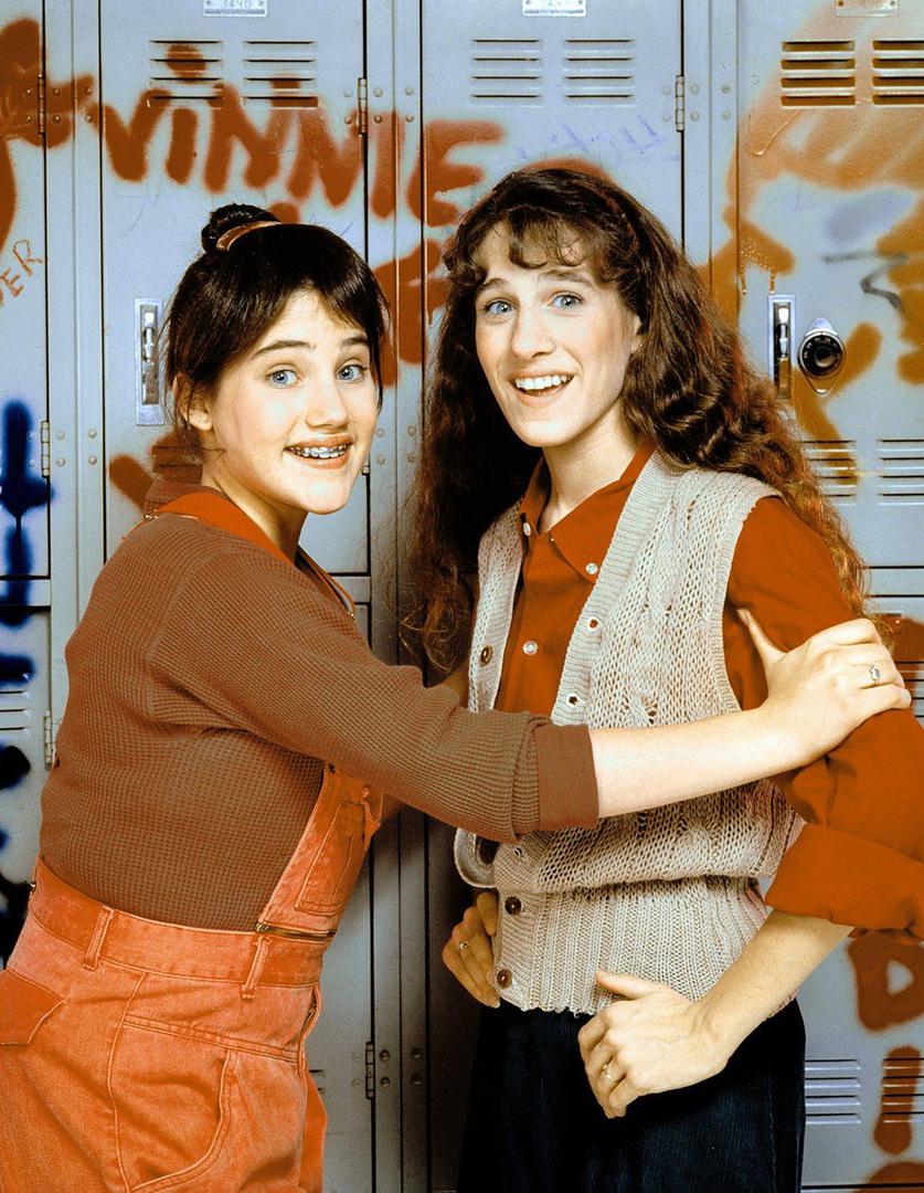 Debi na tv-u ostvarila je kao  17-godišnjakinja u seriji "Square Pegs”, a dvije godine kasnije dobila je ulogu u filmu "Footloose".