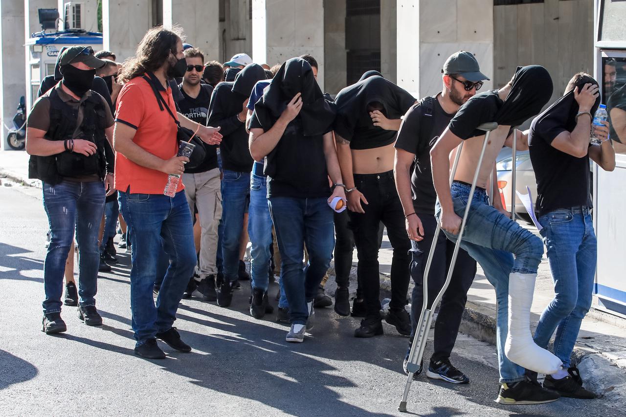 Nastavljaju se ispitivanja navijača u Ateni