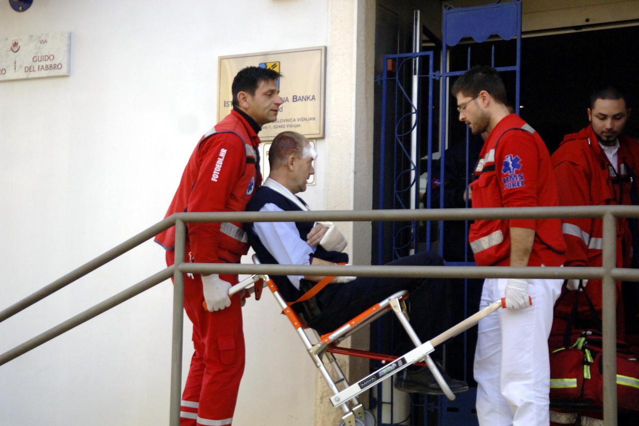 Zaštitar ranjen u pljački banke u Višnjanu (Foto: Mateo Sardelin/Glas Istre)