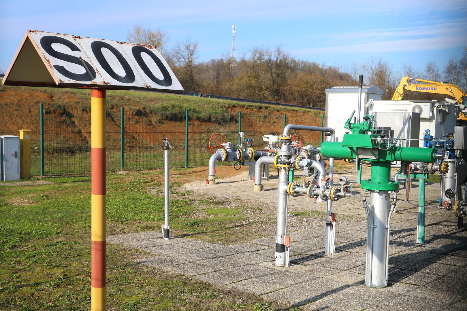 Radovi na izgradnji plinovoda Zlobin - Bosiljevo, dužine 58 kilometara i vrijednosti 155 milijuna eura, idu predviđenom dinamikom i trebali bi biti završeni u planiranom roku, a plinovod pušten u rad tijekom 2025. godine, priopćili su u četvrtak iz tvrtke Plinacro.