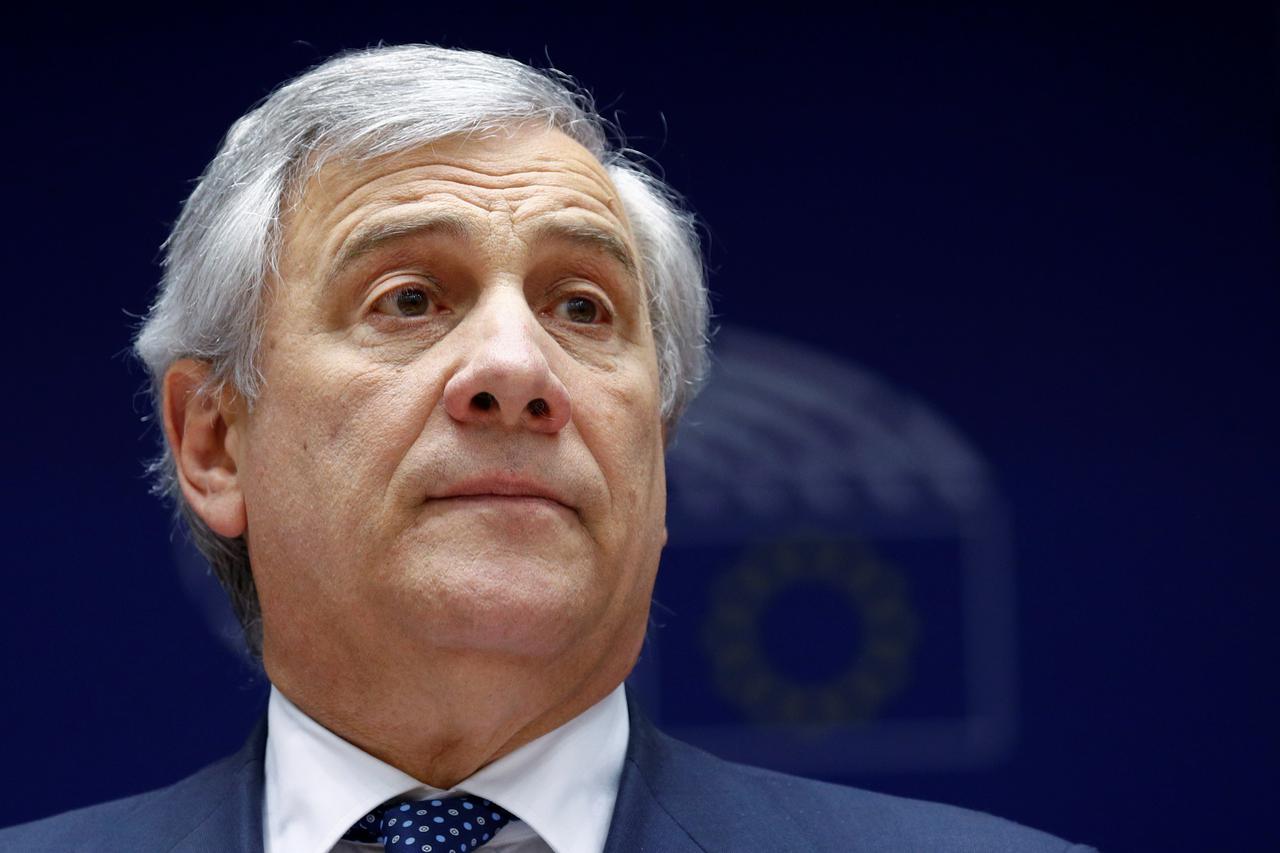 Antonio Tajani u Italiji se utrkuje s desničarskim militantima, a u EU izigrava uglađenog gospodina