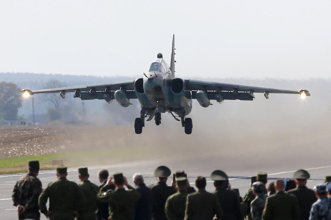Belarussian military jet Sukhoi Su-25 takes off from the road M1/E30 during exercises near the village of Krysovo, southwest of Minsk, September 23, 2015.  REUTERS/Vasily Fedosenko