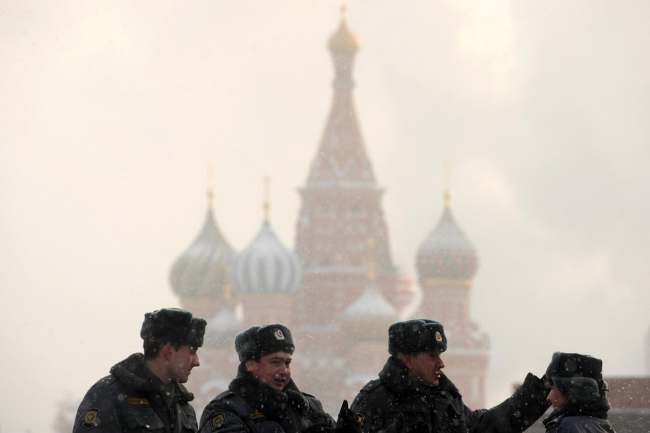 crveni trg,moskva,ruska policija
