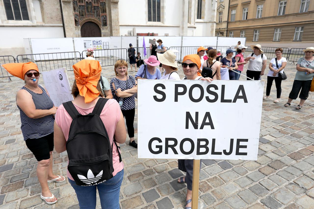 Zagreb: Prosvjed radnica tvrtke Orljava na Trgu svetog Marka