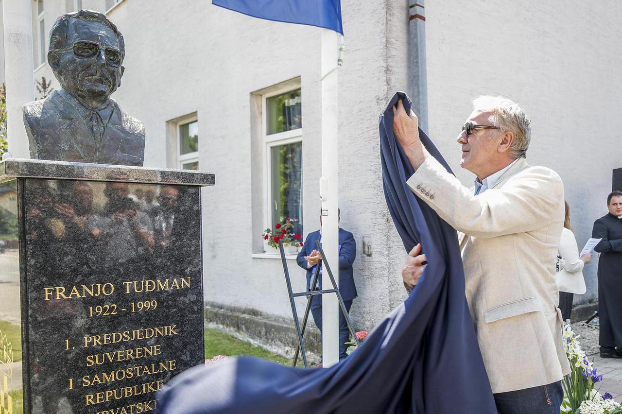 Povodom 100. godišnjice rođenja Franje Tuđmana, u Loboru otkrivena njegova bista