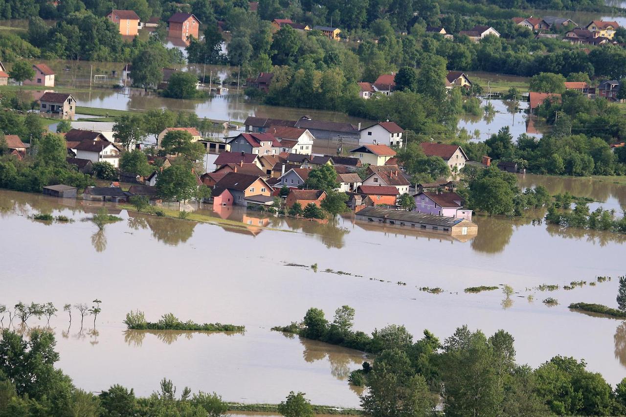 Probijeni nasipi preplavili najistočniji dio Vukovarsko-srijemske županije