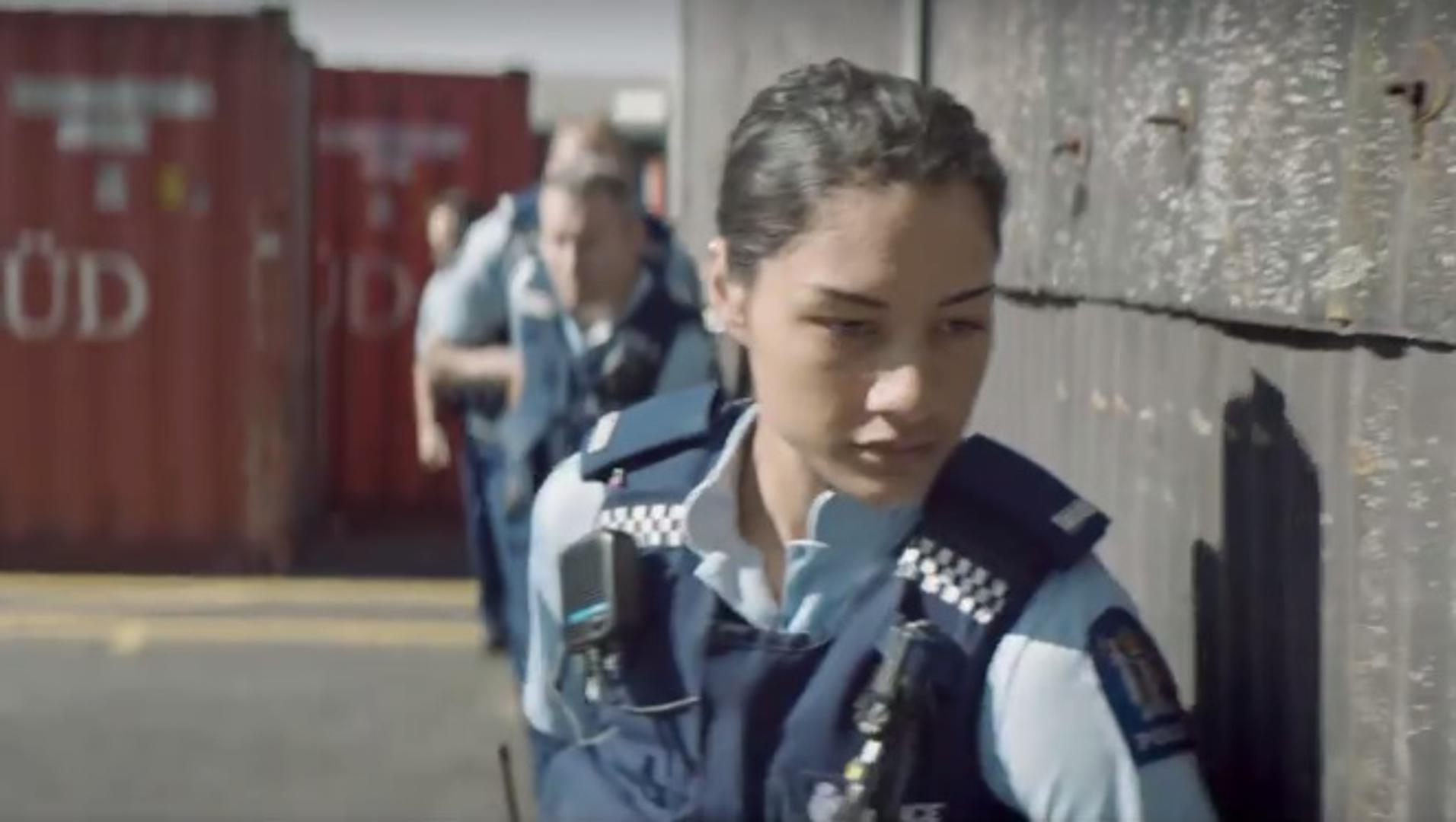 Ako do sada niste razmišljali o radu u policiji, možda vam ovaj video novozelandske policije probudi želju za tim.
