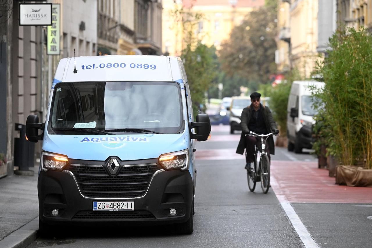 Zagreb: Masarykova puna dostavnih vozila iako je pješačka zona