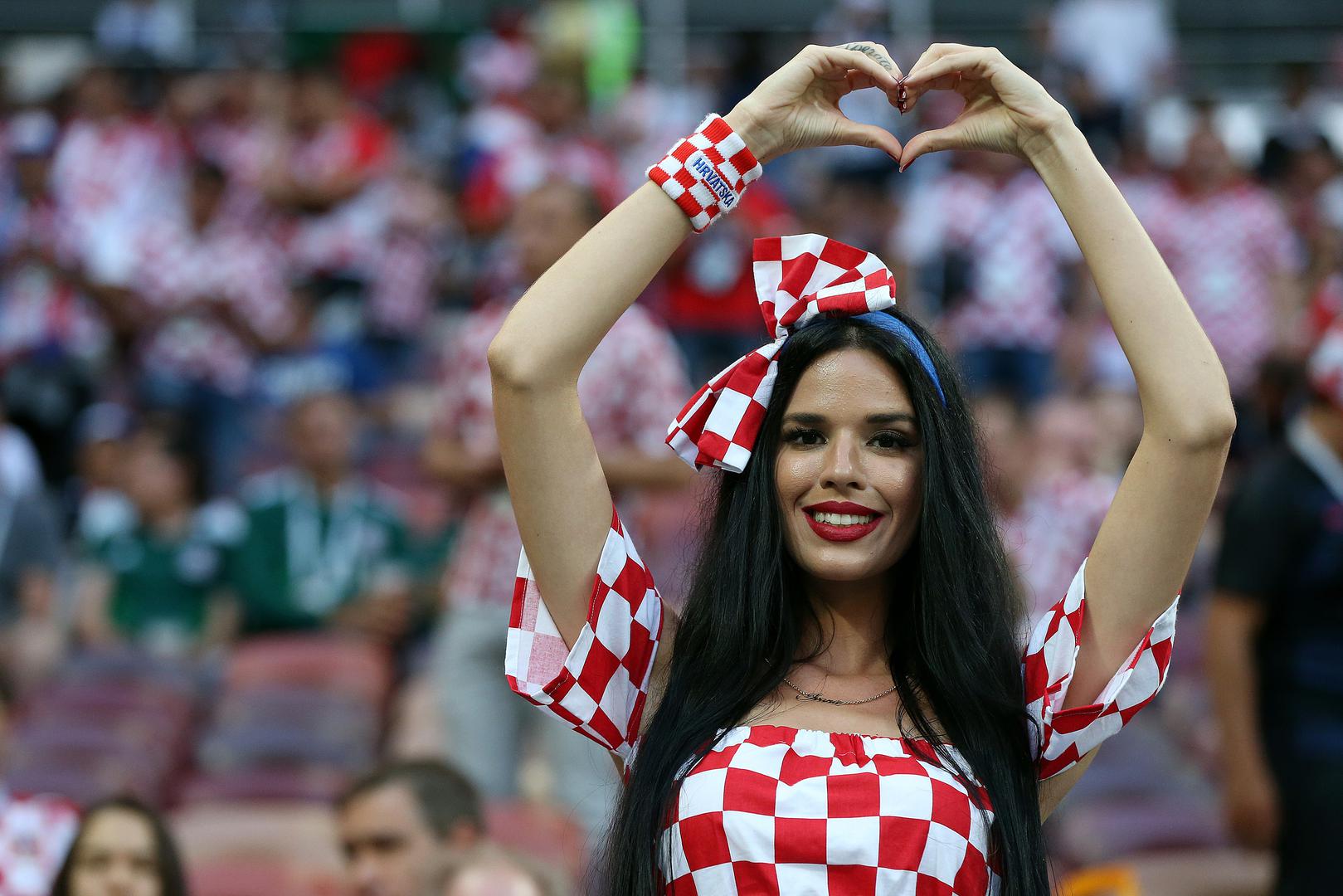 Ivana Knoll vjerojatno je najpoznatija hrvatska navijačica koja je svoju popularnost stekla tijekom Svjetskog prvenstva u Rusiji prošle godine. 