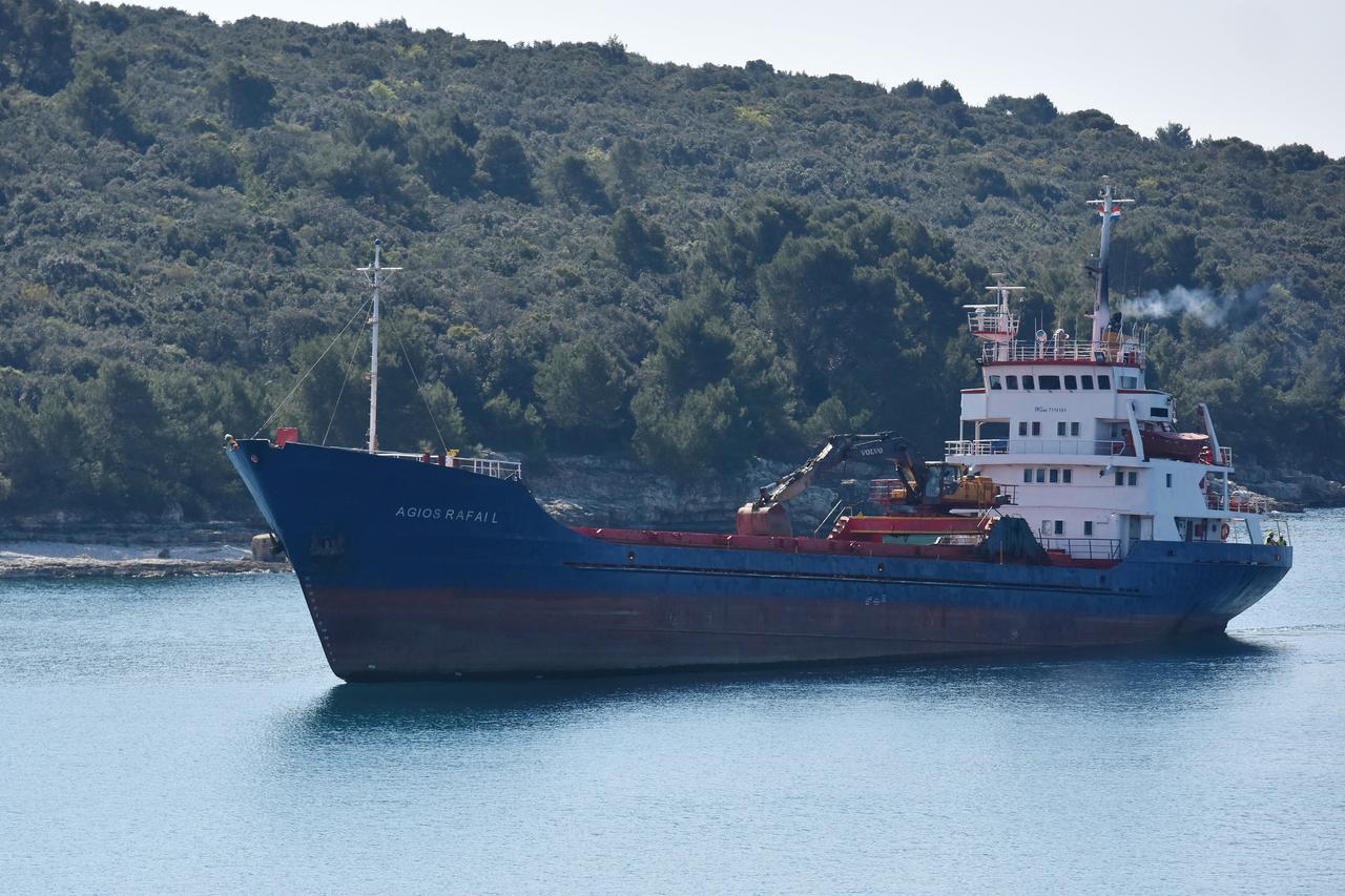 Pula: Nasukao se teretni brod Agios Rafail
