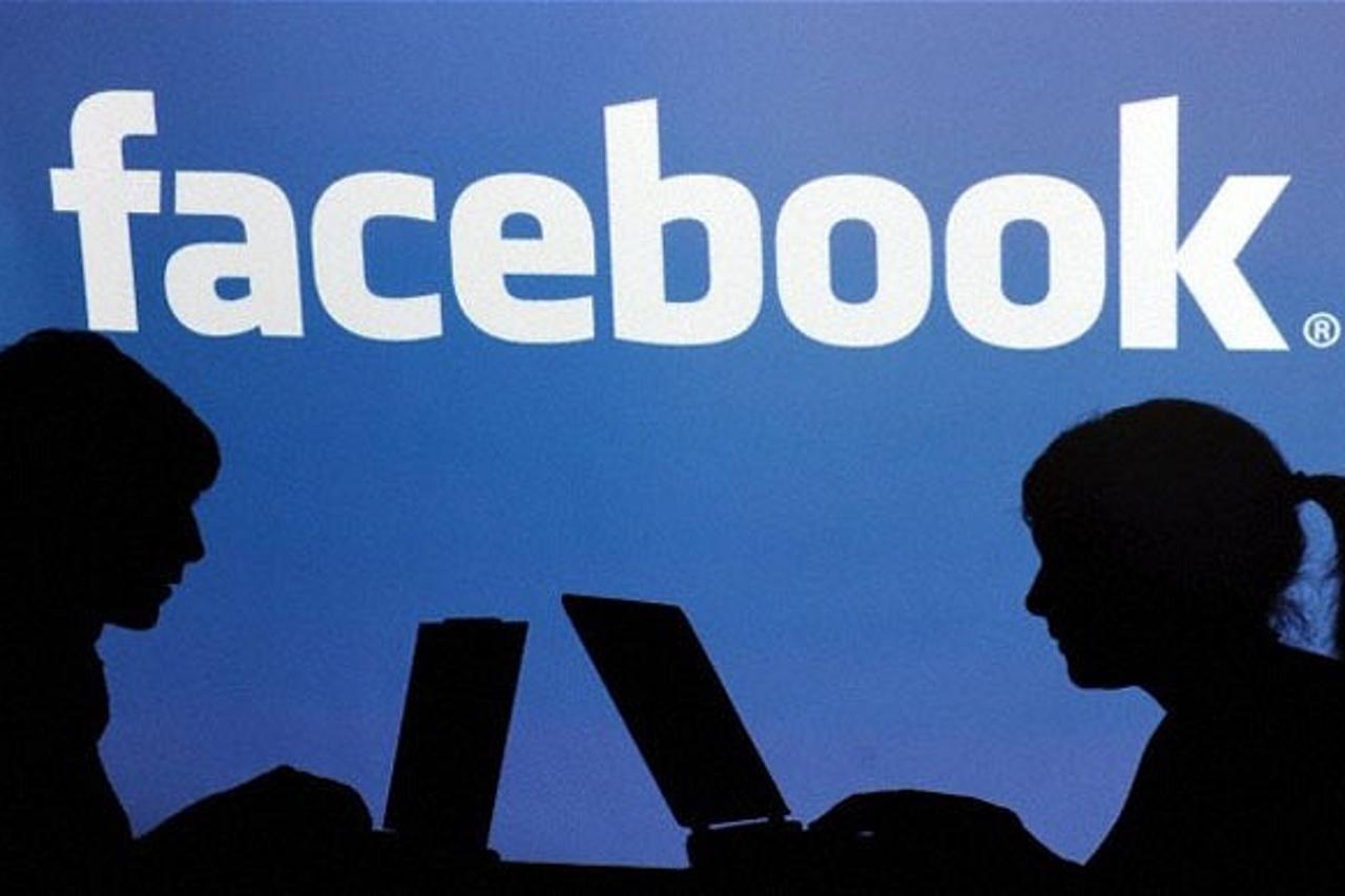 'Facebook to start new messaging system...26 Apr 2010, Straubing, Bavaria, Germany --- Facebook to start new messaging system --- Image by  Armin Weigel/dpa/Corbis'