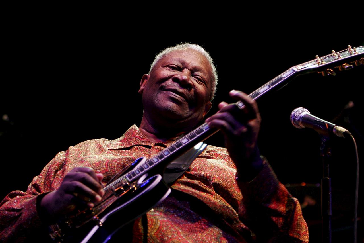 B.B. King performs during his concert at the Cordoba Guitar Festival in Cordoba, southern Spain, in this file picture taken late July 7, 2006. Guitarist B.B. King, who took the blues from rural juke joints to the mainstream and influenced a generation of 