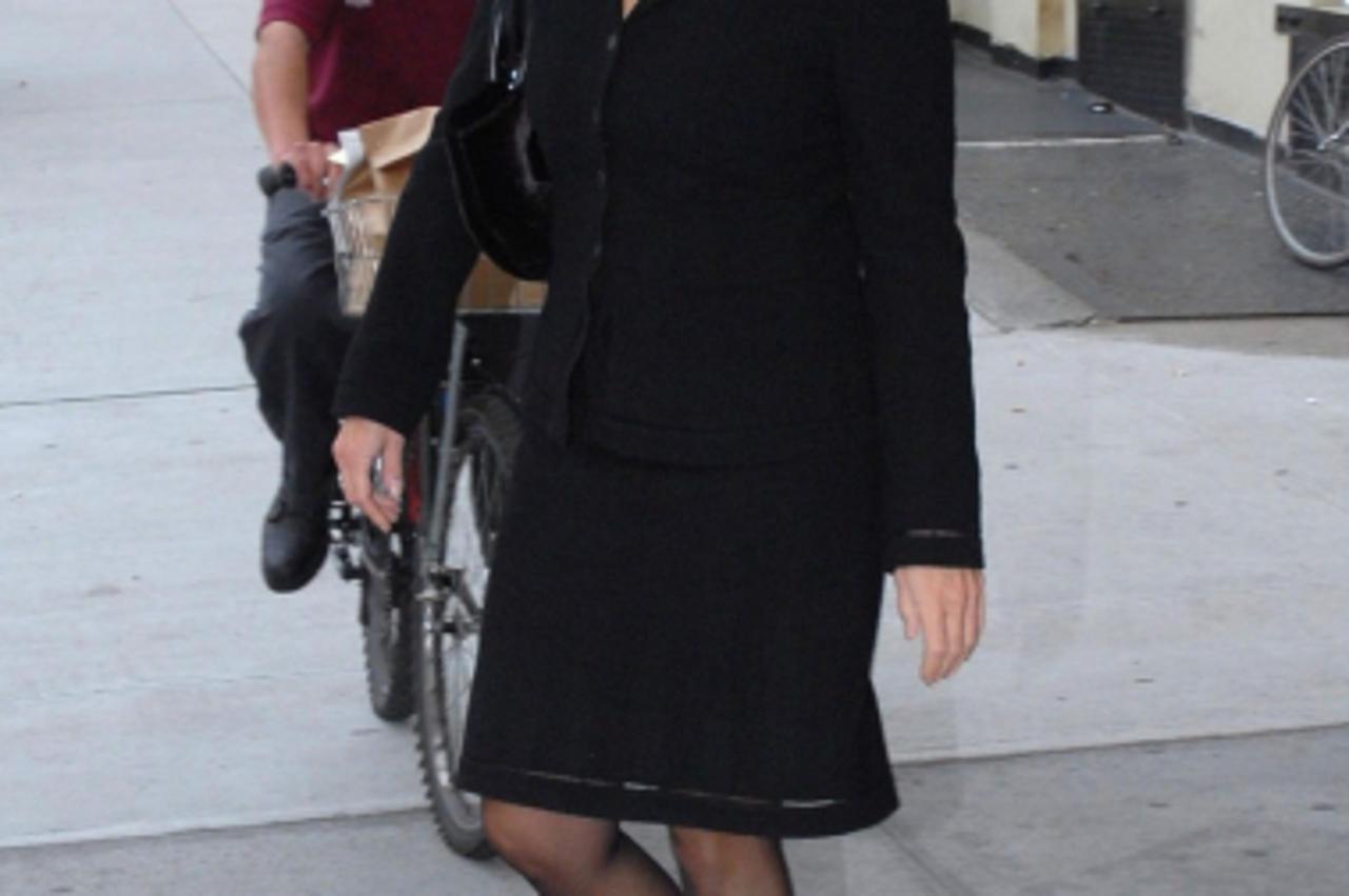 'Katie Couric outside the CBS Studios in Manhattan New York City, USA - 27.11.06 Credit: Patricia Schlein/ WENN'