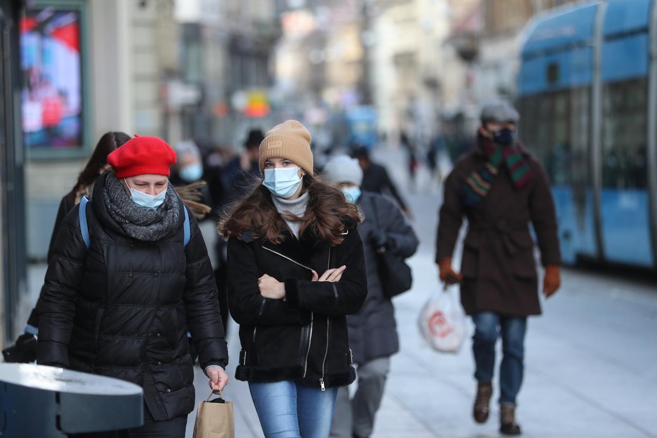 Zagreb: Kape, šalovi, rukavice i debele jakne obavezni su za izlazak van