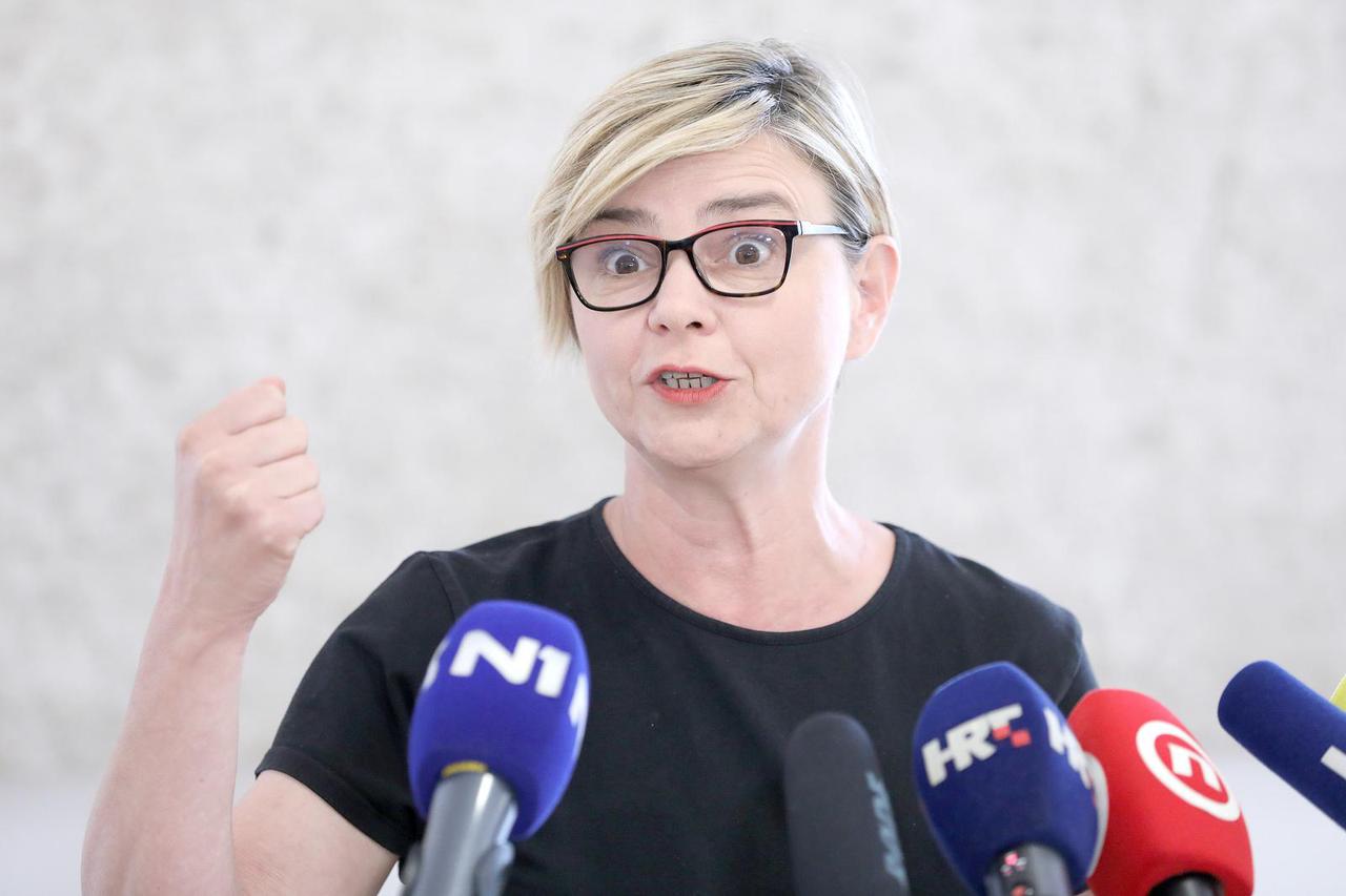 Zagreb: Sandra Benčić komentirala je jučerašnje sukobe u Sabornici 