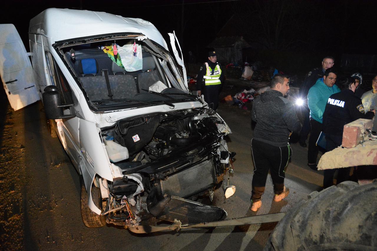 U prometnoj nesreći u selu Lasovac kod Bjelovara poginuo vozač kombija