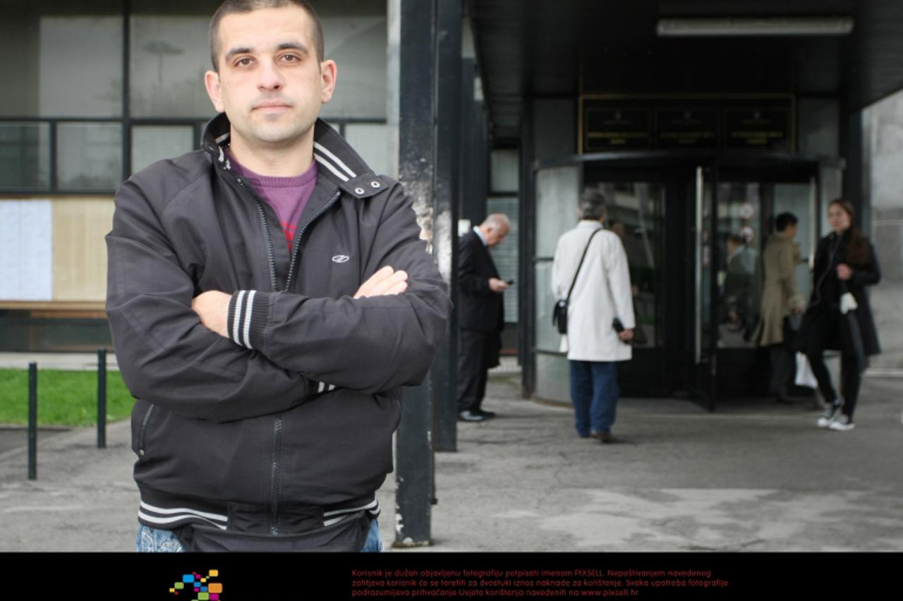 '16.04.2012., Zagreb - Opcinski gradjanski sud, Mario Galic, navijac Dinama tuzi policiju jer su ga propucali. Photo: Goran Jakus/PIXSELL'