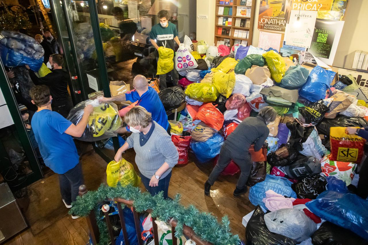 Zagreb: Prikupljanje pomoći u kafiću Booksa za stradale u Sisku i Petrinji