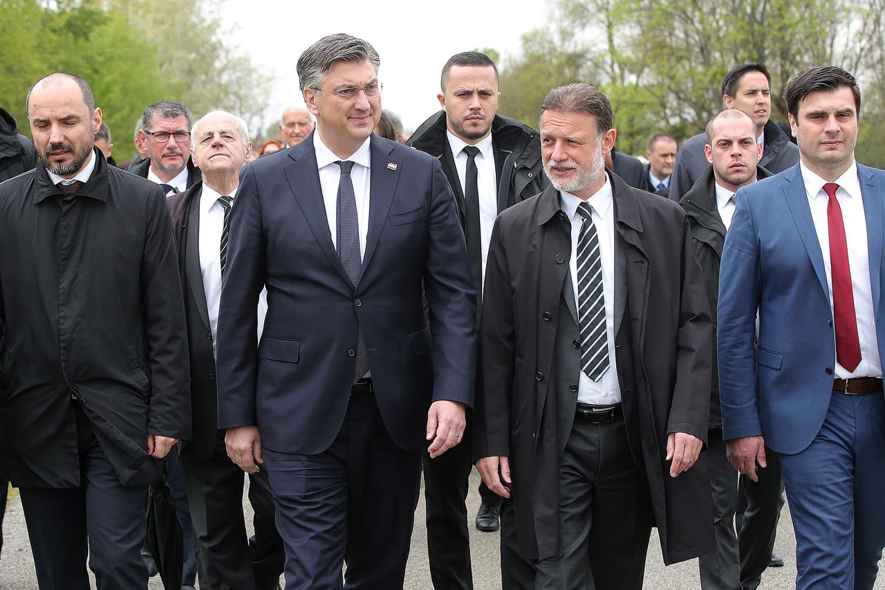 Premijer sa suradnicima i predstavnicima manjina odao počast žrtvama logora Jasenovac