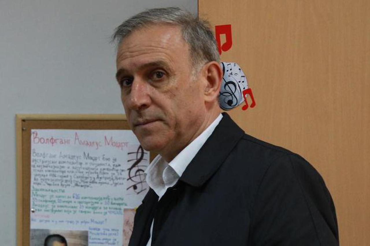 Predsjednički kandidat koalicije "Ujedinjeni za pobedu Srbije" Zdravko Ponoš na biračkom mjestu