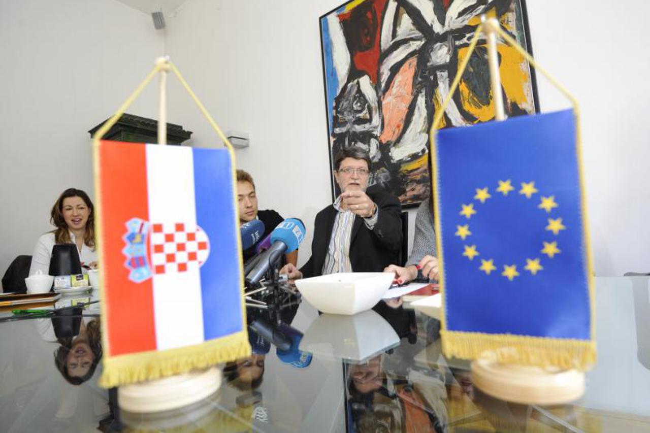 Tonino Picula otvorio ured u Zagrebu (1)