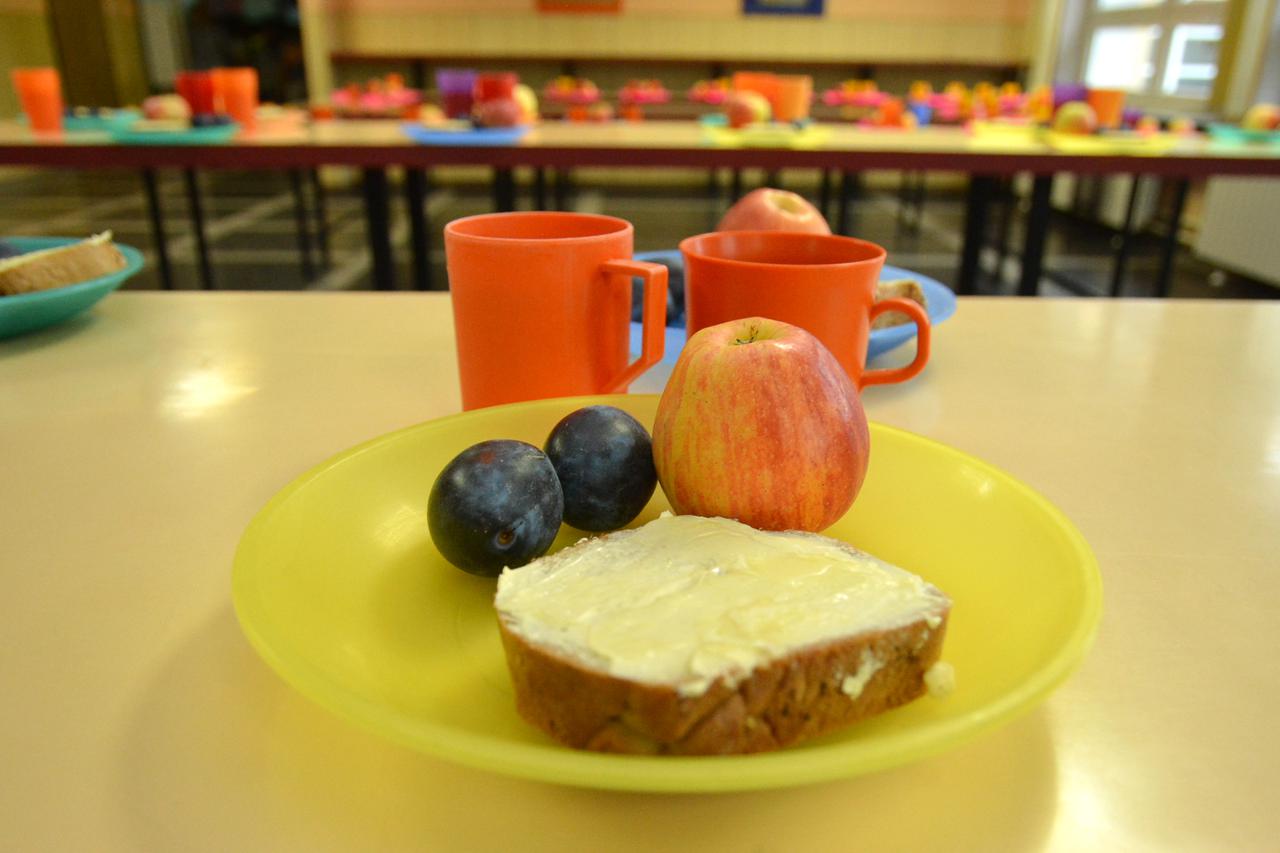 Bjelovar: Školarcima serviran zdrav "Bjelovarski doru?ak" s doma?om hranom