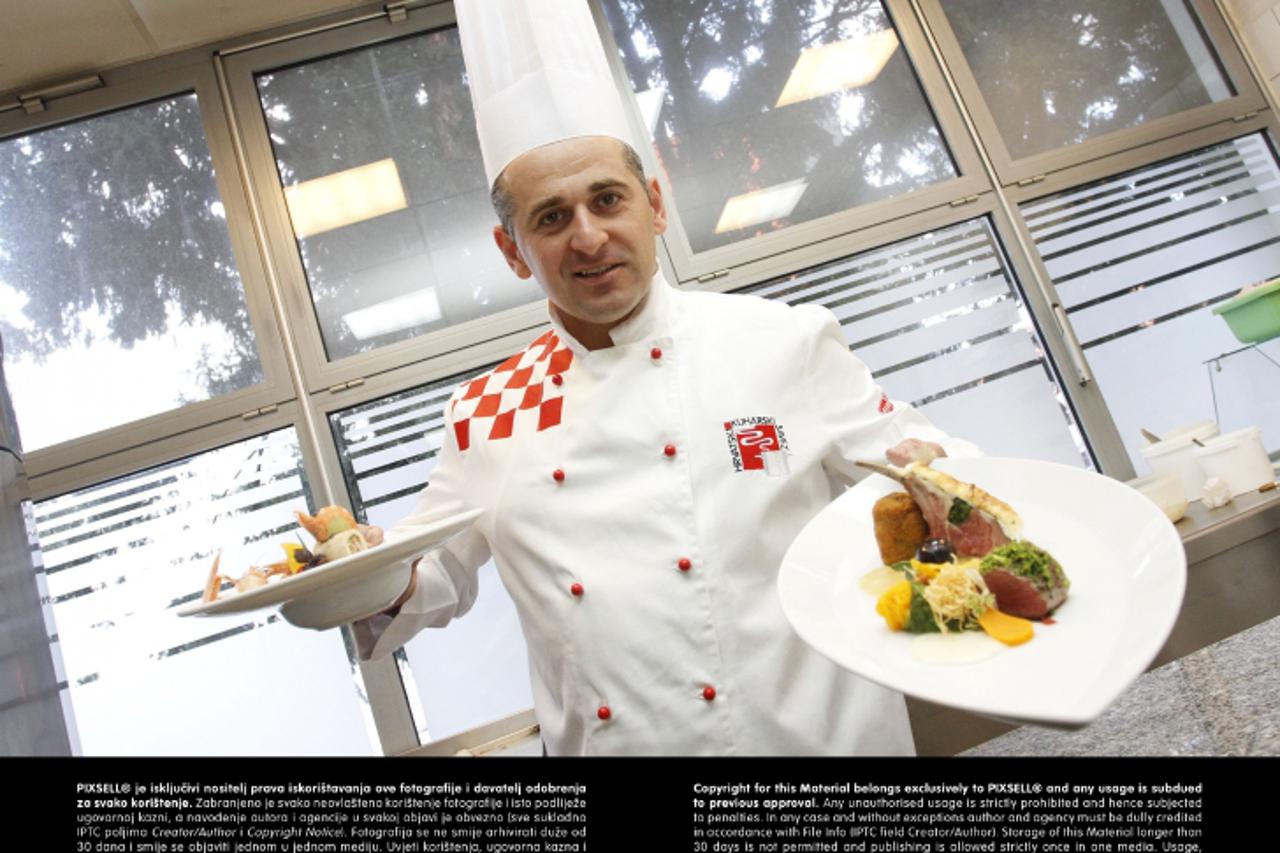 Kuhar Andjelko Levanic sa svojim jelima. Photo: Vjeran Zganec-Rogulja/PIXSELL'