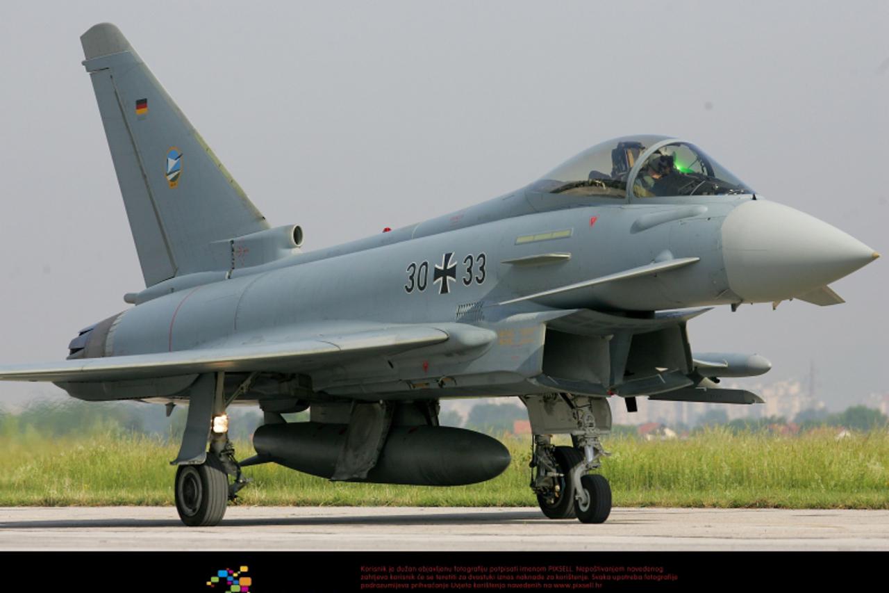 \'25.5.2009., Zagreb - Dolazak aviona Eurofighter njemackog ratnog zrakoplovstva u Zracnu bazu Zagreb u sklopu bilateralne suradnje Hrvatske i Njemacke. Eurofightera je u zraku presreo MiG-21 Hrvatsko