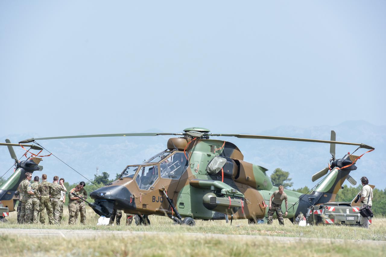 Britanci i Francuzi u Zemunik stigli helikopterima na vježbu