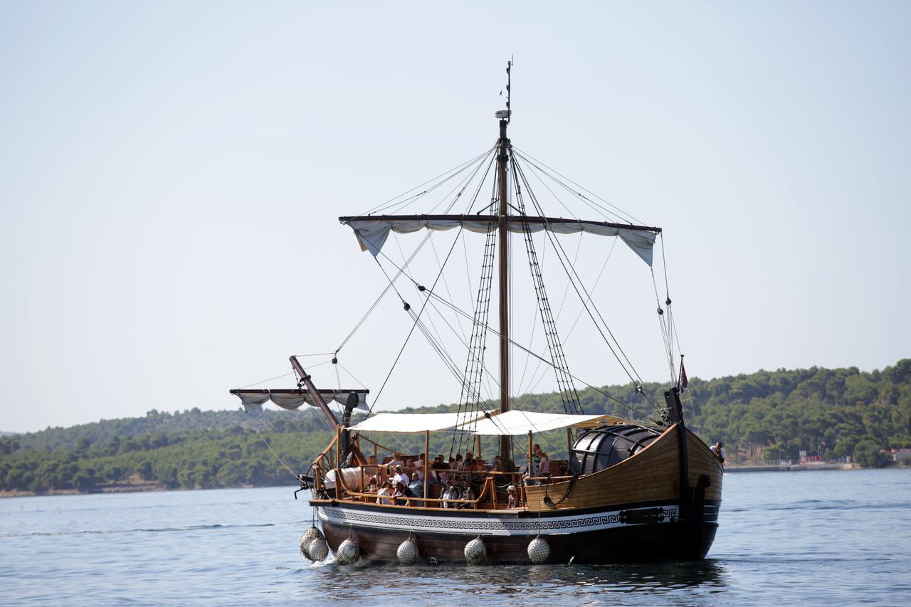 Šibenik: Turistički brod Galija