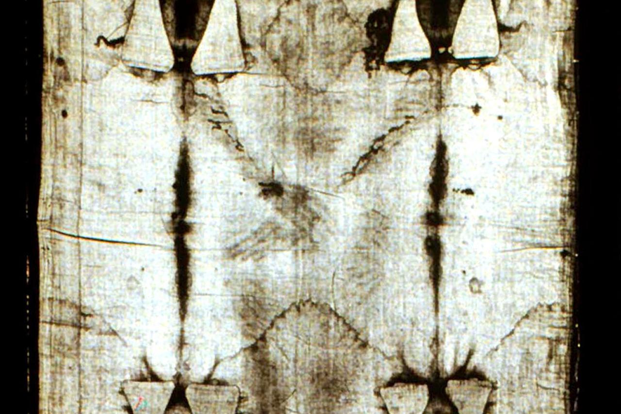 - FILE PHOTO AUG78 - The Turin Shroud is shown in this August 1978 file photo. The Turin Shroud, an ancient linen sheet revered by some Christians as the burial cloth that wrapped Christ's body after his crucifixion, goes on display to the public in Turin