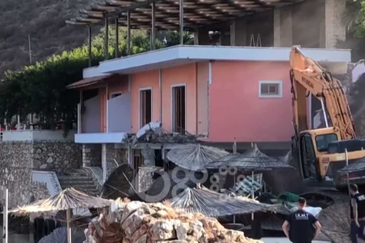Albanske vlasti srušile restoran čiji je vlasnik napao španjolske turiste