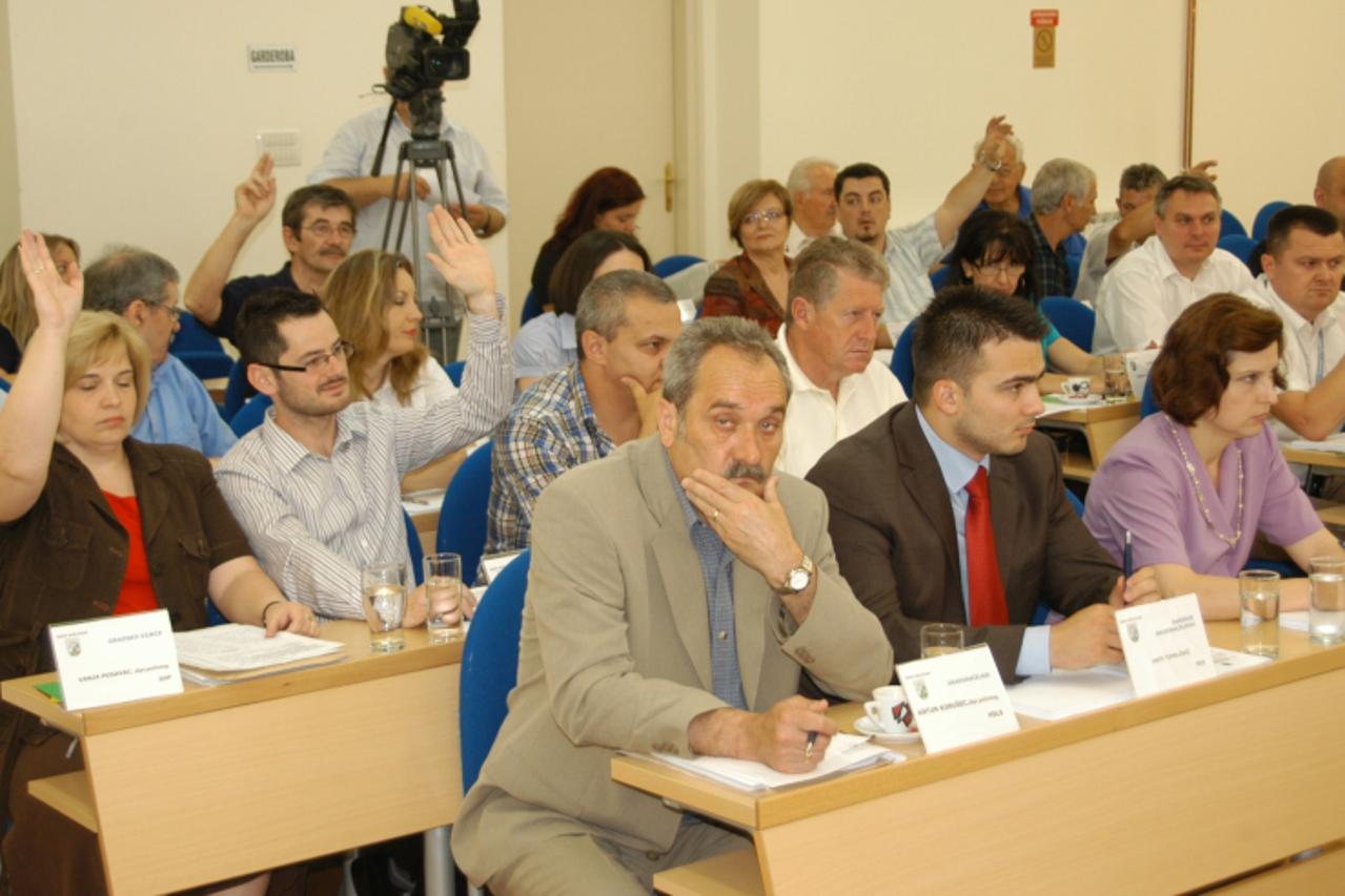 \'06.12.2010., Bjelovar - Na gradskom vijecu danas se raspravljalo o rebalansu proracuna  Photo: Damir Spehar/PIXSELL\'