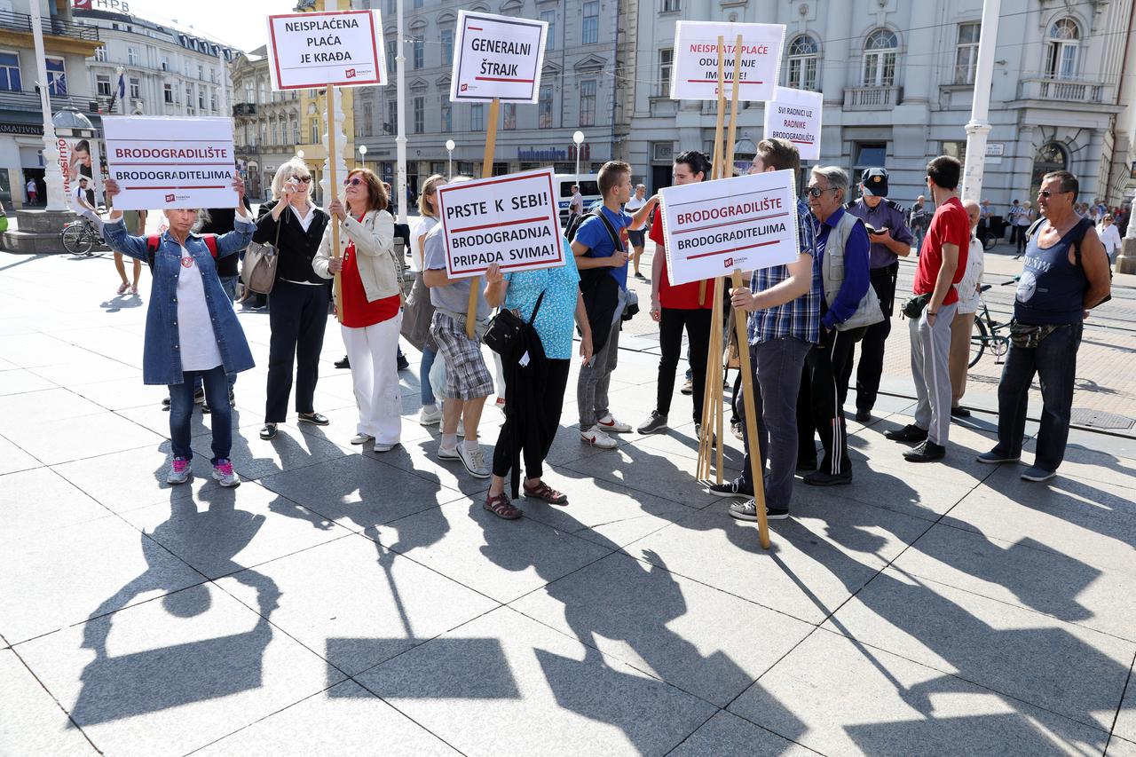 Radnici Uljanika i 3. maja održali prosvjedni skup ispred Banskih dvora