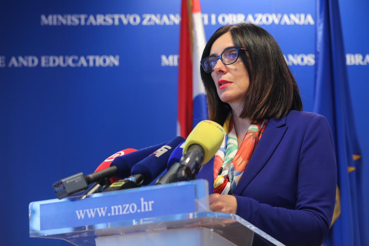 Ministrica Blaženka Divjak
