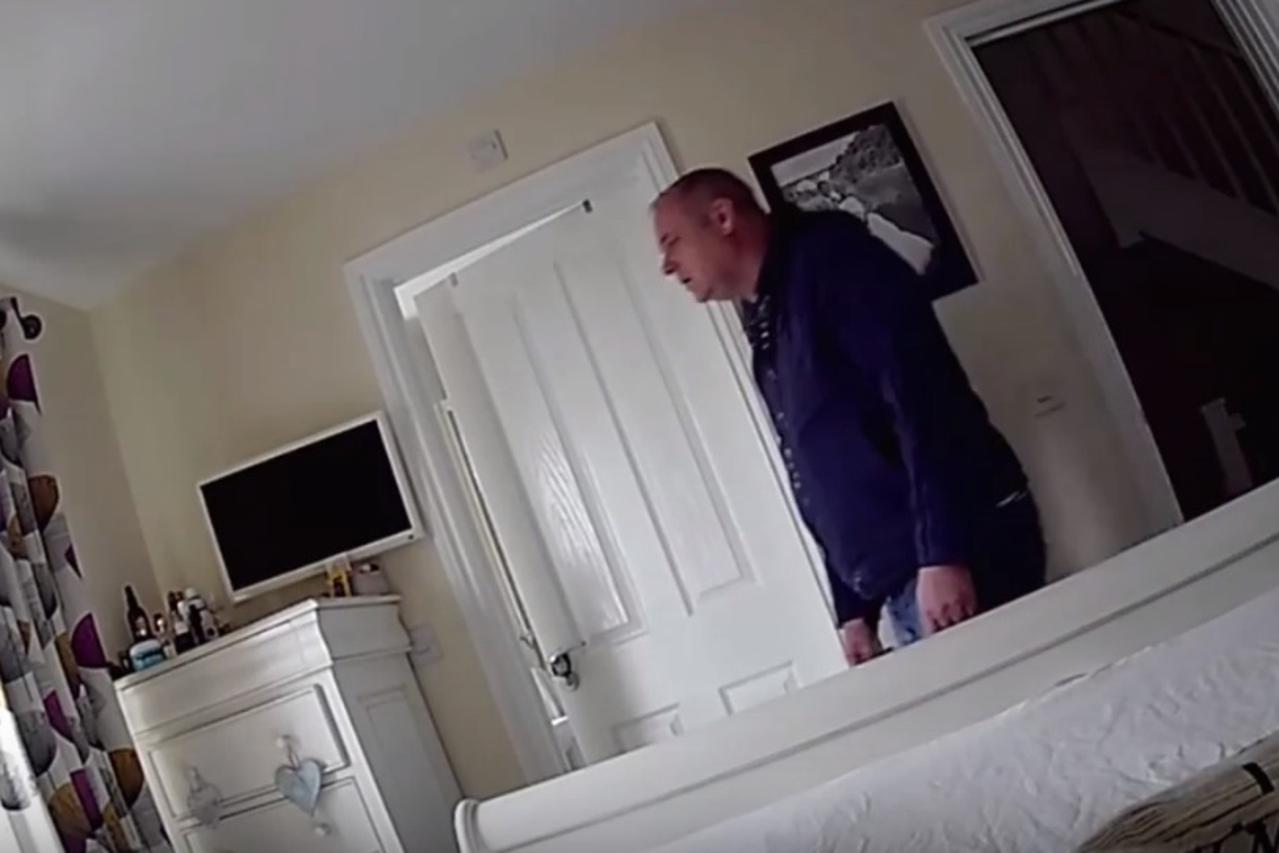 Susjed uhvaćen na kameri kako ulazi u spavaću sobu