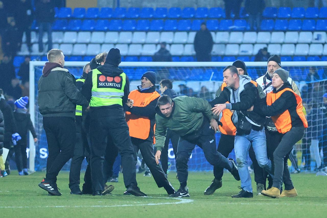 Izbili sukobi na utakmici Osijek - Dinamo