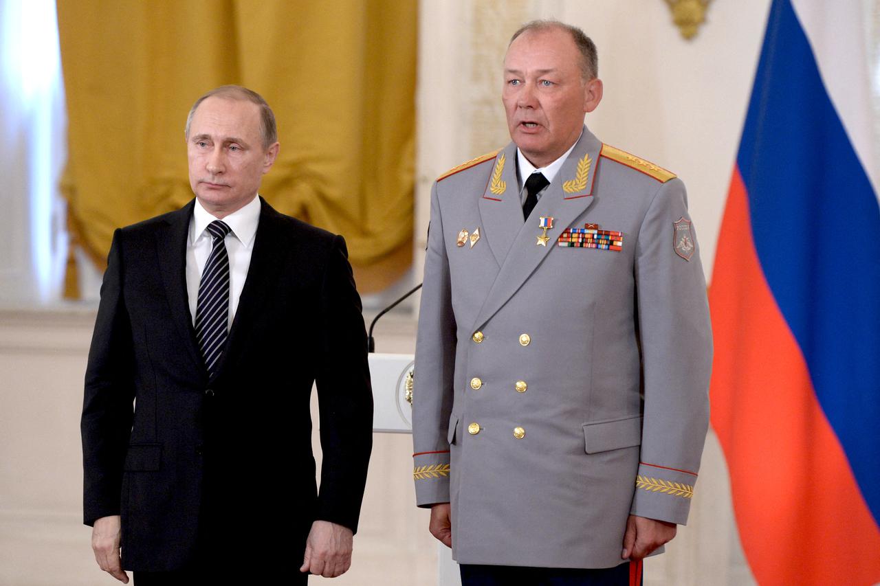 Russian President Putin awarded first deputy commander of the Central Military district, colonel-general Alexander Dvornikov in Moscow