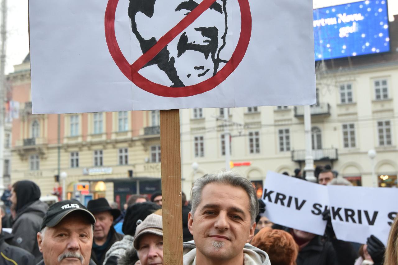 Na glavnom Trgu održan prosvjed protiv gradonačelnika Bandića