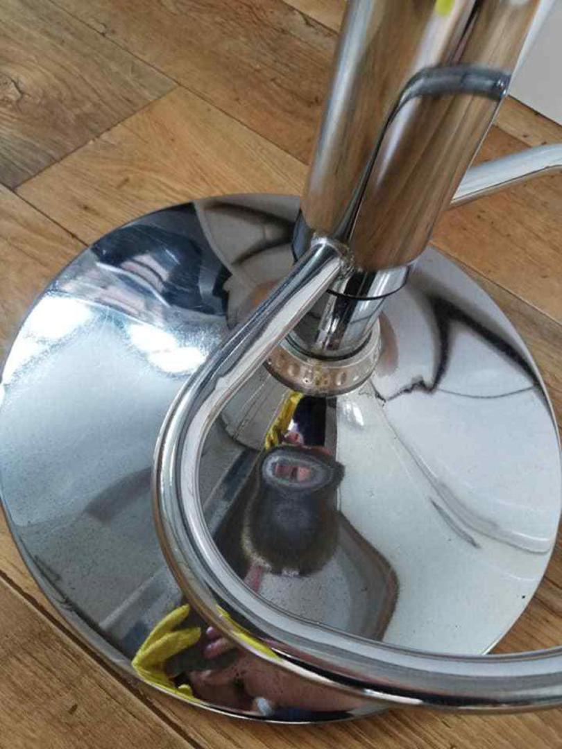 Ljudi su oduševljeni ovim trikom, a netko je u komentarima dodao kako je ovaj trik odličan i za čišćenje sudopera od nehrđajućeg čelika.