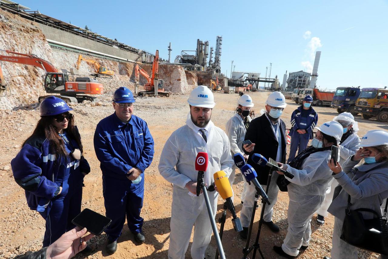 Ministar Ćorić obišao radove na postrojenju za obradu teških ostataka u Rafineriji nafte Rijeka