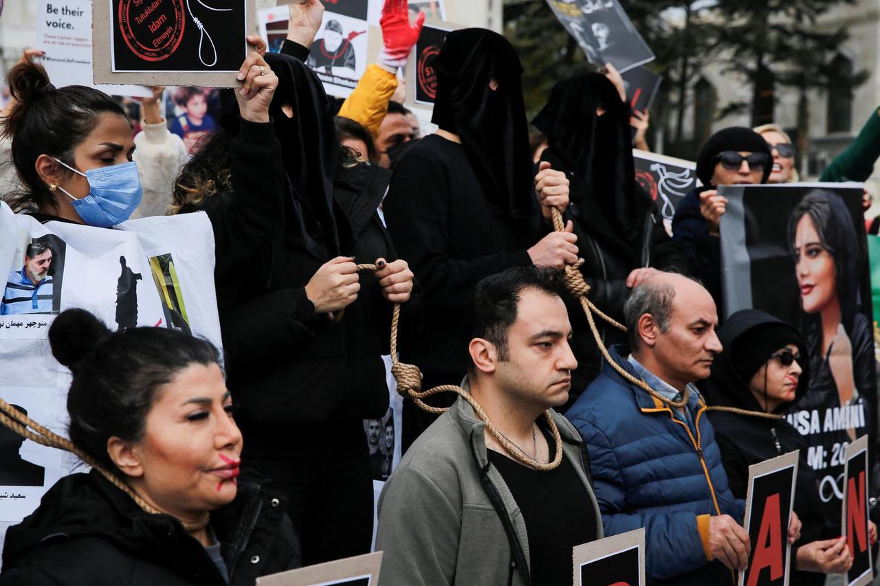 Protest against the Islamic regime of Iran following the death of Mahsa Amini, in Istanbul