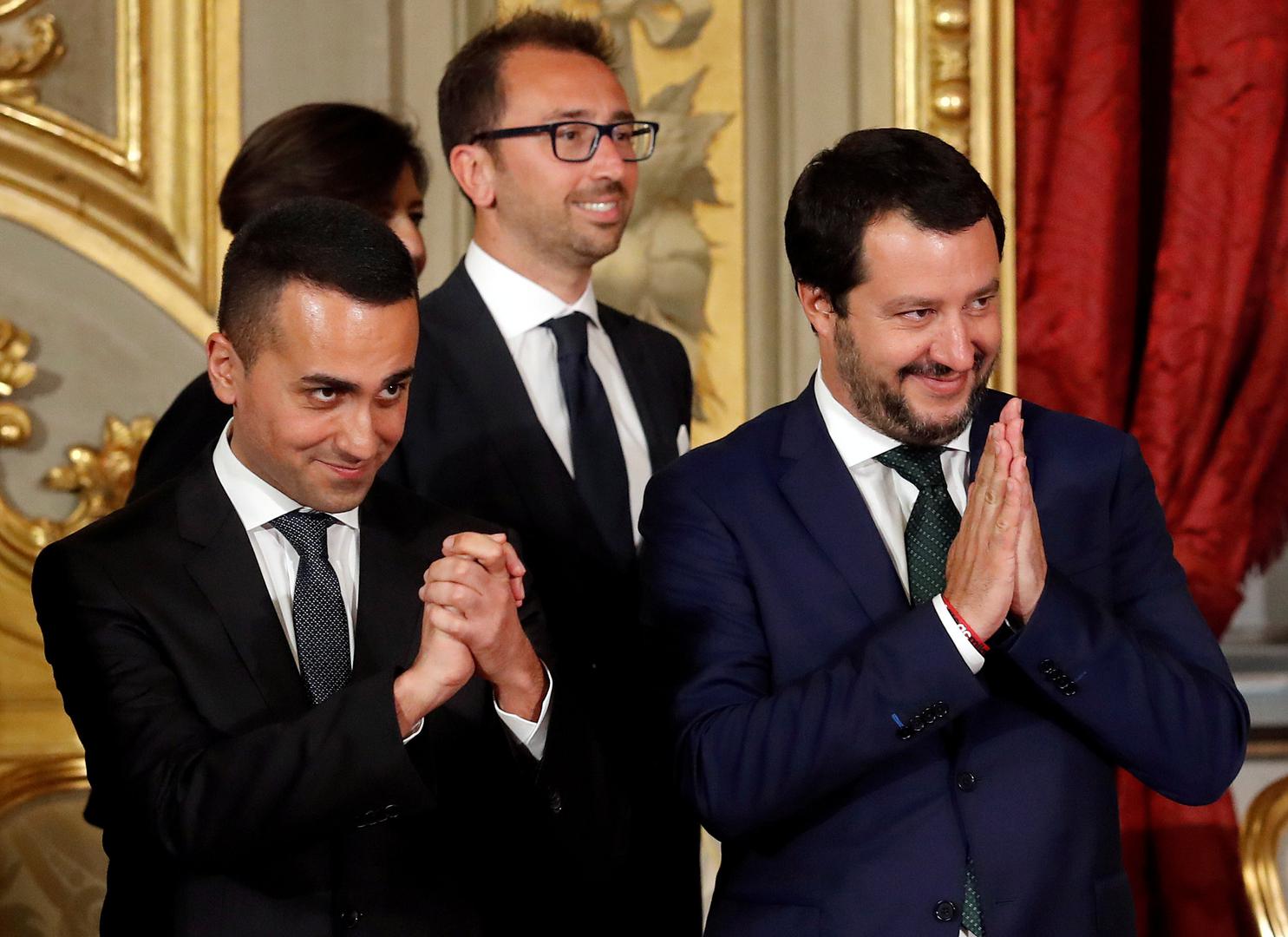 Krajnje desni talijanski vicepremijer Matteo Salvini (desno) spočitava Francuskoj zatvaranje granice za izbjeglice, a populist Luigi Di Maio (lijevo), također potpredsjednik vlade, sastao se sa “Žutim prslucima”.