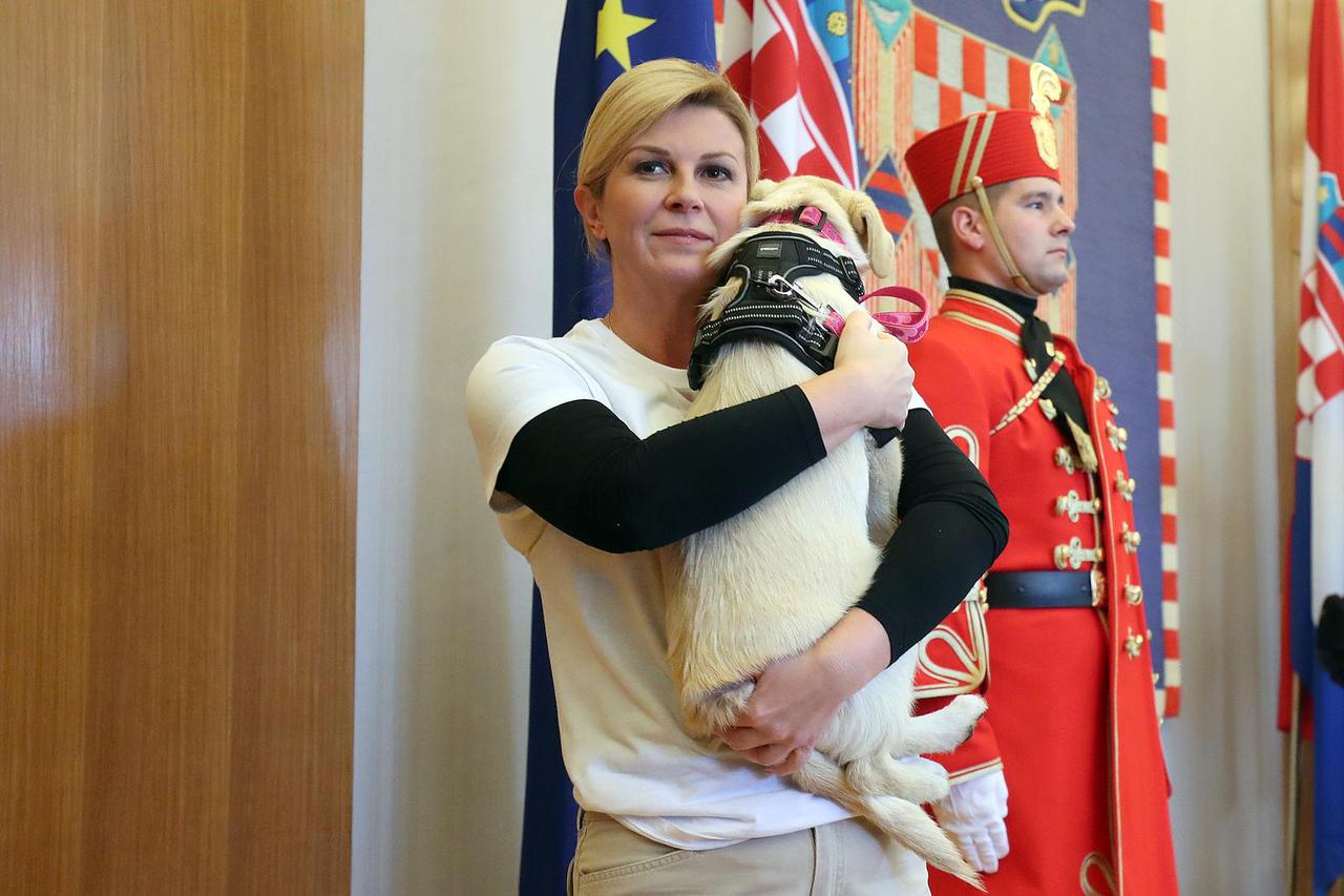 Predsjednica i "prvi" psić na Danima otvorenih vrata povodom Dana zaštite životinja
