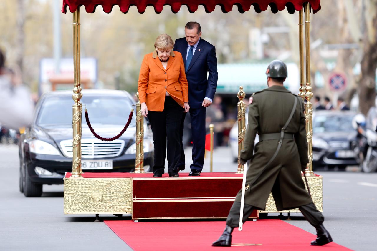 GermanC hancellor Angela Merkel is greeted with military honors by Prime Minister of Turkey RecepTayyip Erdogan in Ankara, Turkey, 25 February 2013. Photo: KAY NIETFELD/DPA/PIXSELL