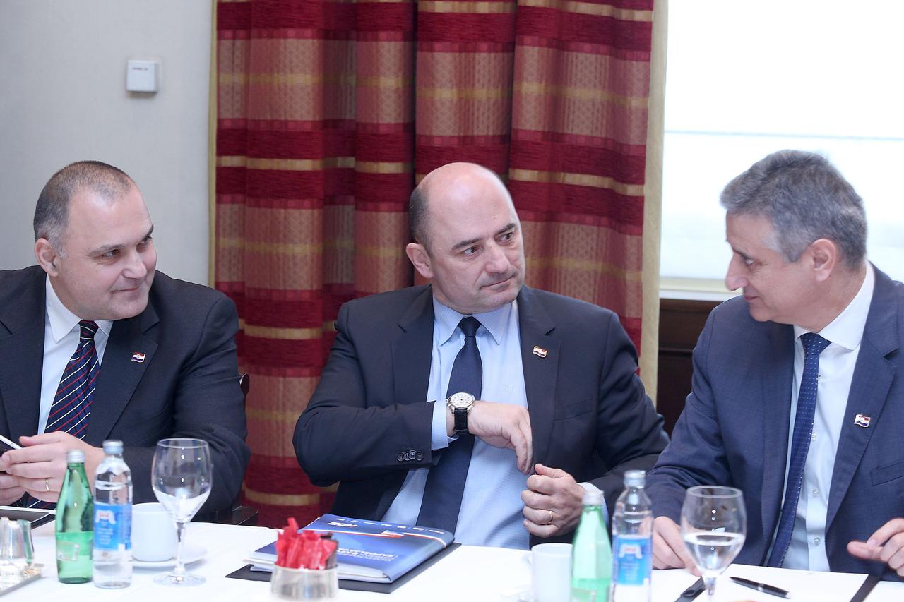 Damir Jelić, glavni tajnik HDZ-a Milijan Brkić i predsjednik HDZ-a Tomislav Karamarko na današnjem sastanku