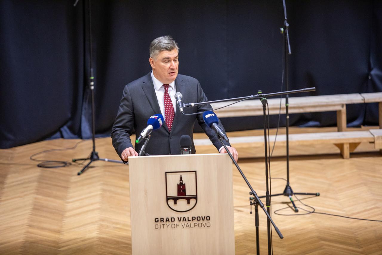 Valpovo: Predsjednik Milanović na svečanoj sjednici Gradskog vijeća povodom Dana Grada