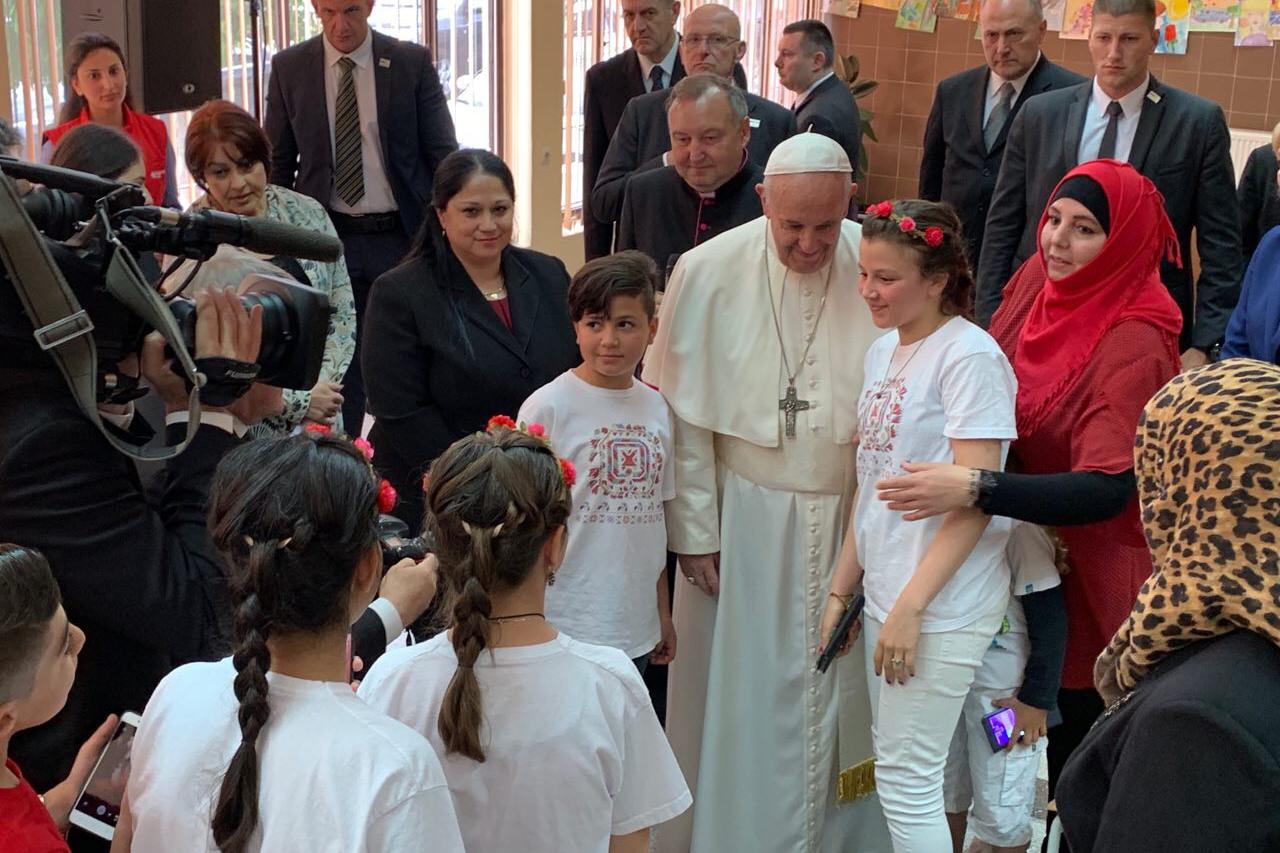 Papa Franjo posjetio centar za izbjeglice u Sofiji